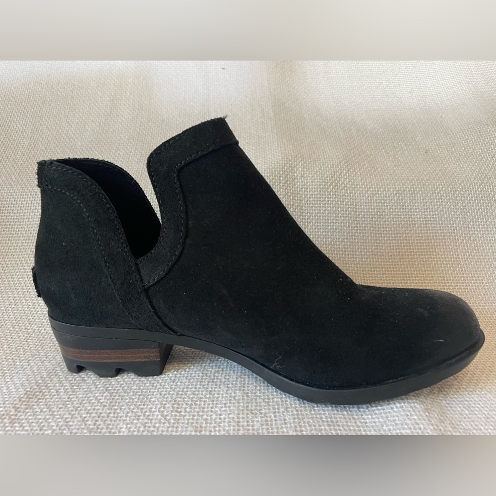 EUC Sorel Lola cutout booties - Picture 3 of 10